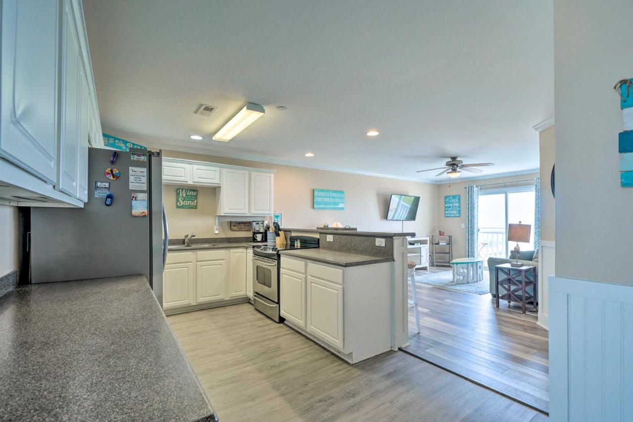 Ocean-View Oak Island Condo, 1 Block To Beach! Exteriér fotografie