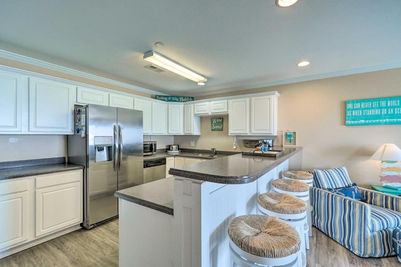Ocean-View Oak Island Condo, 1 Block To Beach! Exteriér fotografie
