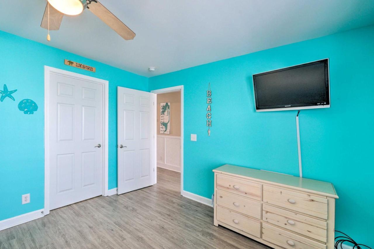 Ocean-View Oak Island Condo, 1 Block To Beach! Exteriér fotografie